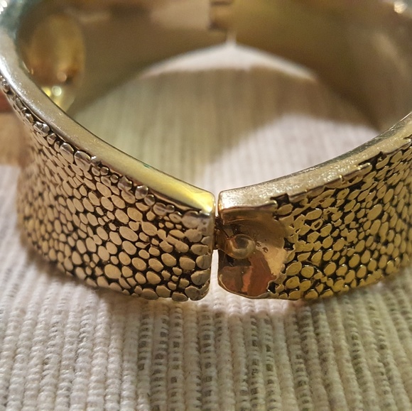 Pebbled Gold & Brown 7" Cuff - Picture 3 of 6